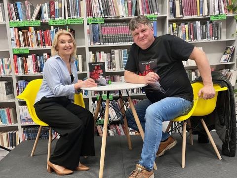 Spotkanie autorskie z Mieczysławem Gorzką w bibliotece w Czernicy