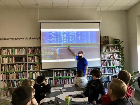 Radioamatorzy w bibliotece