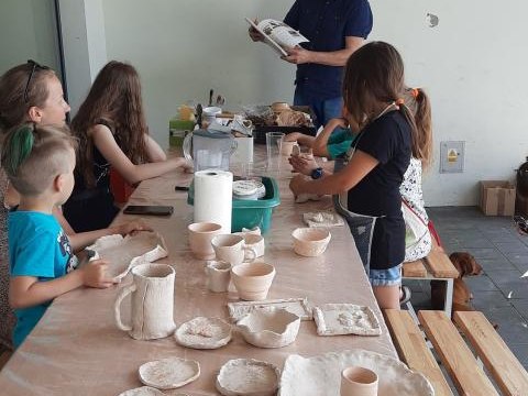 Warsztaty Ceramiczne w Bibliotece w Chrząstawie